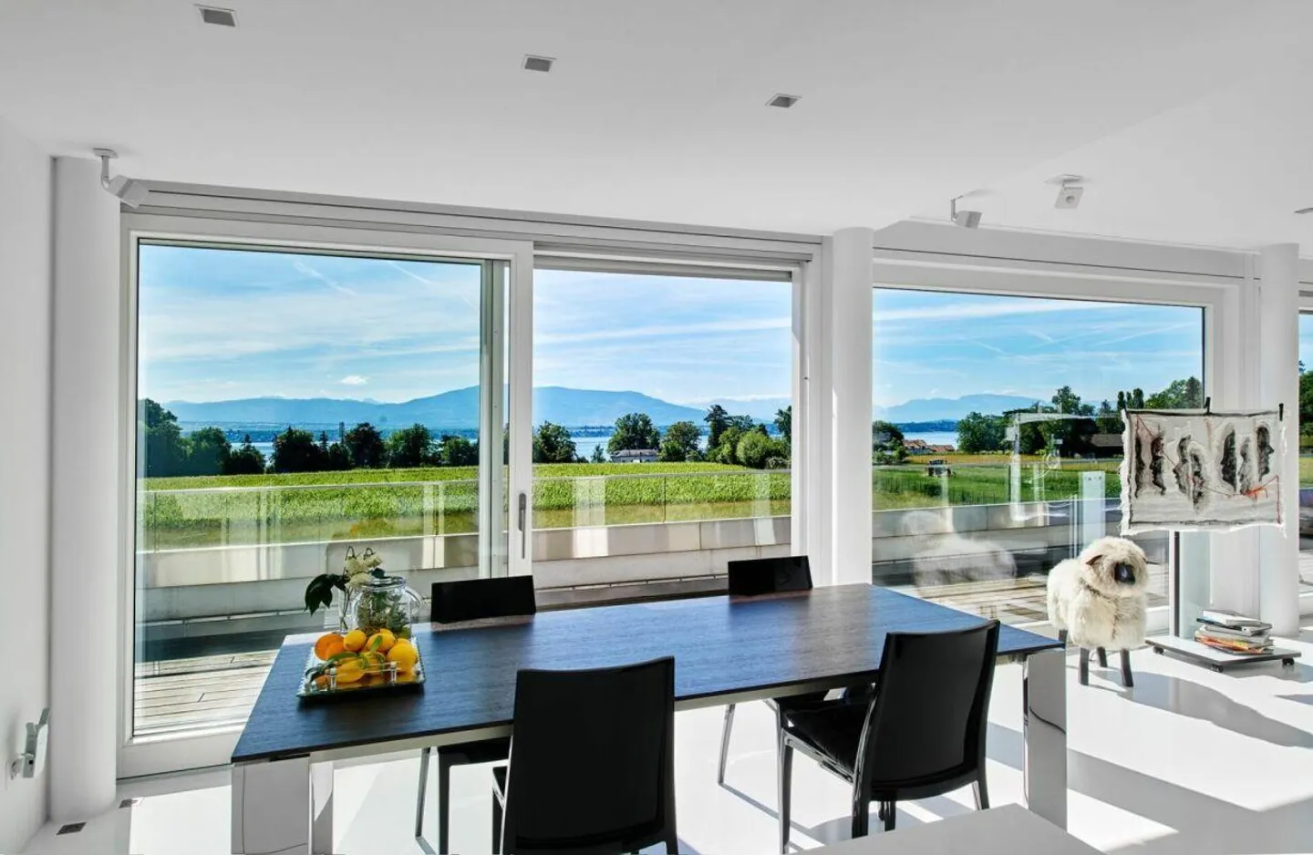 Duplex 7 rooms in Coppet - Photo 2 of 9