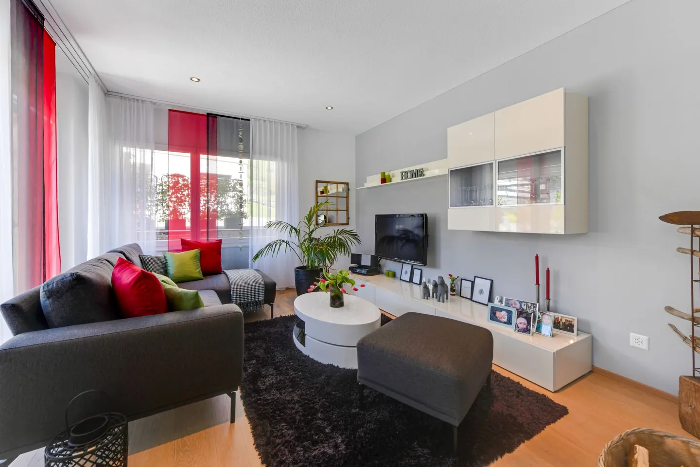 Modernes Einfamilienhaus mit Pool - Foto 5 von 28