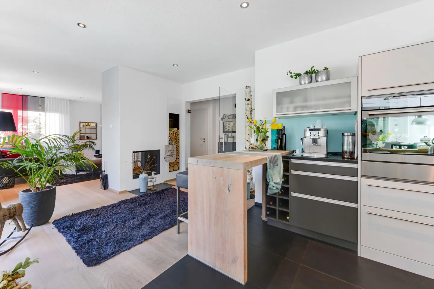 Modernes Einfamilienhaus mit Pool - Foto 6 von 28