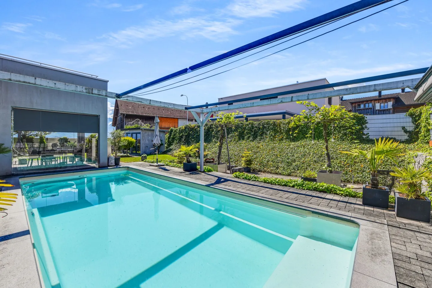 Modernes Einfamilienhaus mit Pool - Foto 26 von 28
