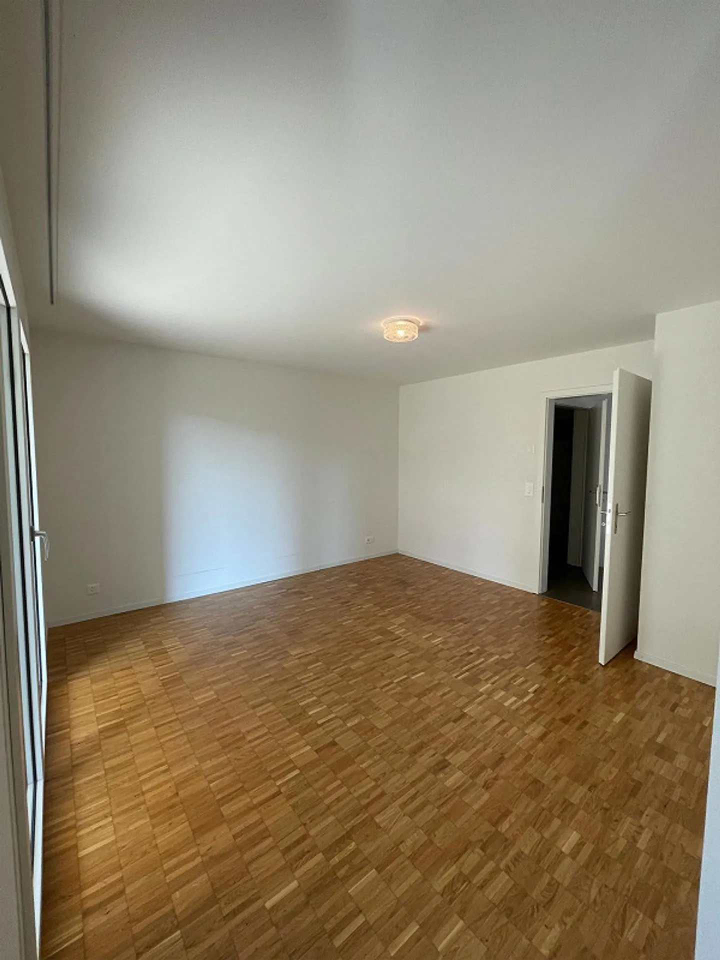 Beautiful 2.5-room apartment for rent - Photo 3 of 10