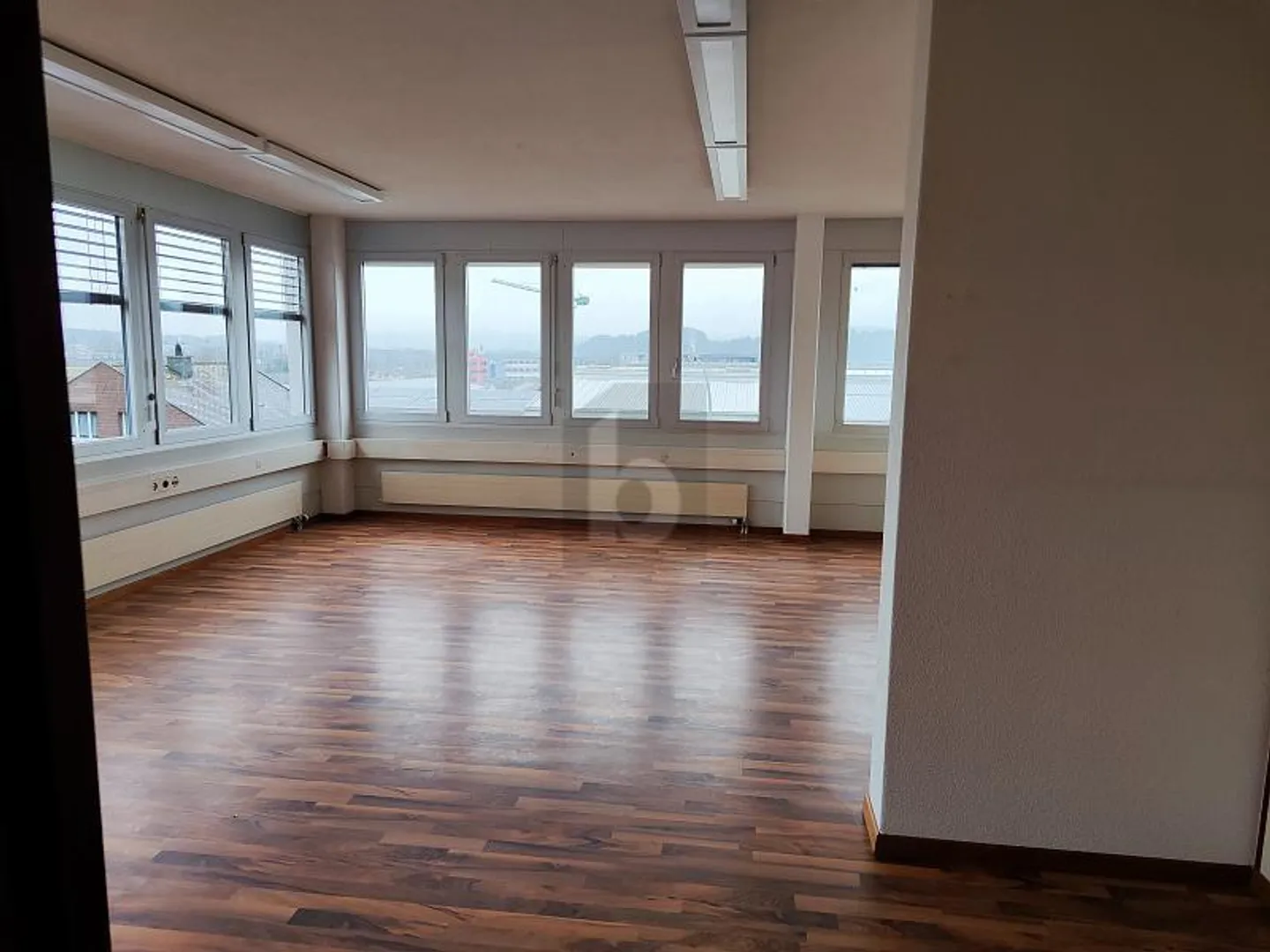 Zentrale Büroräumlichkeit in Oberbüren - Foto 2 von 4