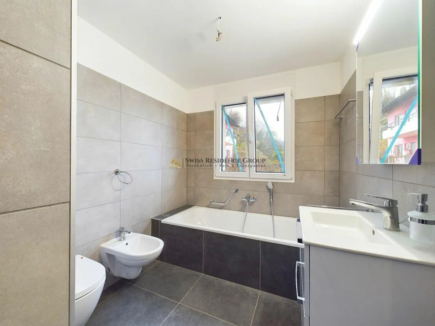 Nouvelle construction d'une maison individuelle de 5,5 pièces avec jardin privé - Photo 4 sur 14