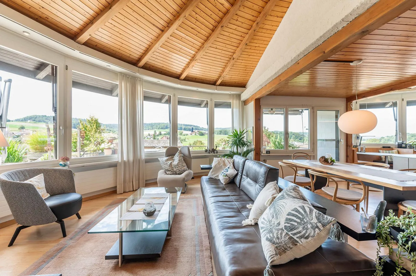 In una zona residenziale tranquilla con vista fantastica - Foto 3 di 13