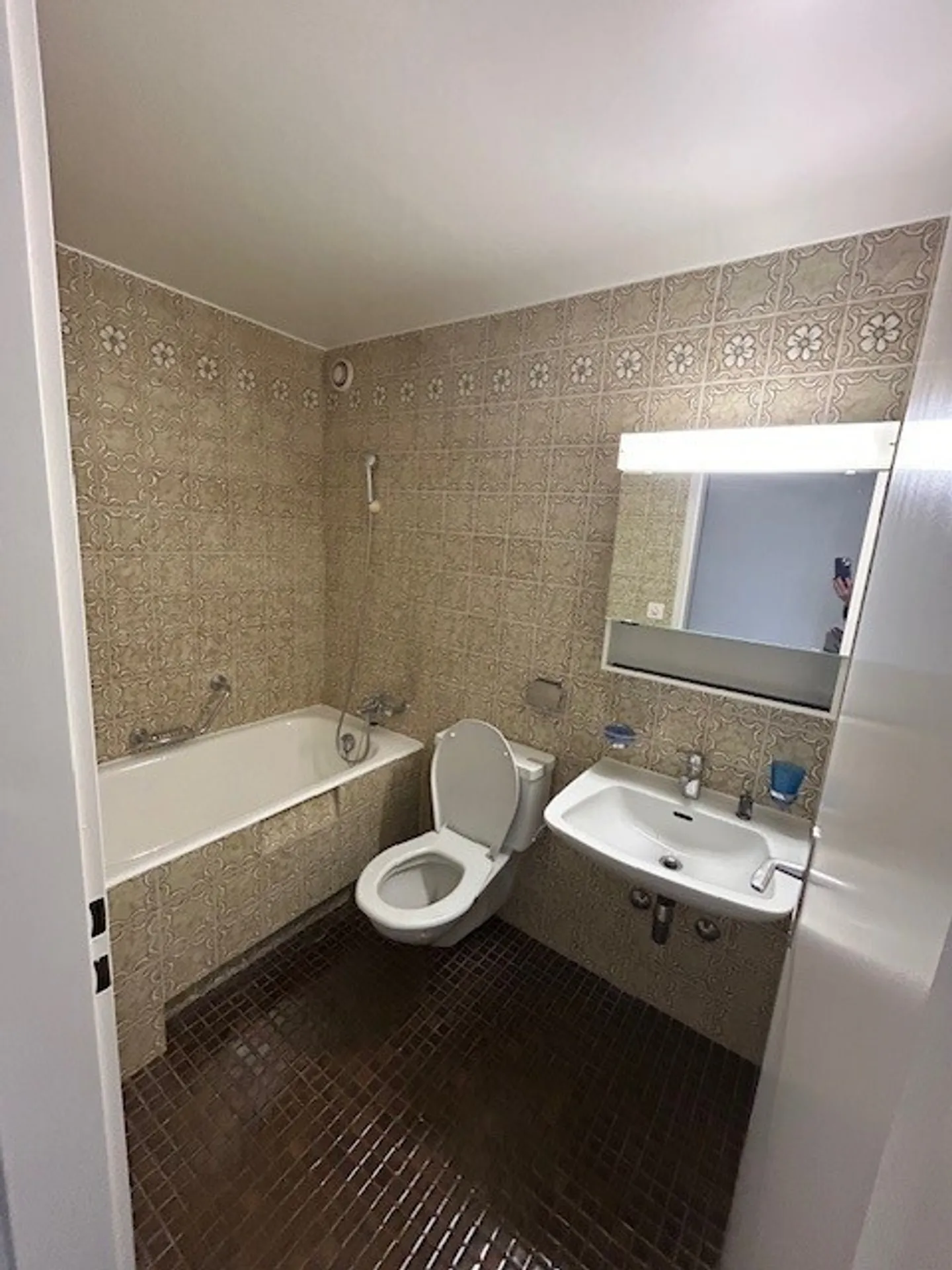 BOUCHET 8 - Large 4-room apartment on the 7th floor - Photo 6 of 9