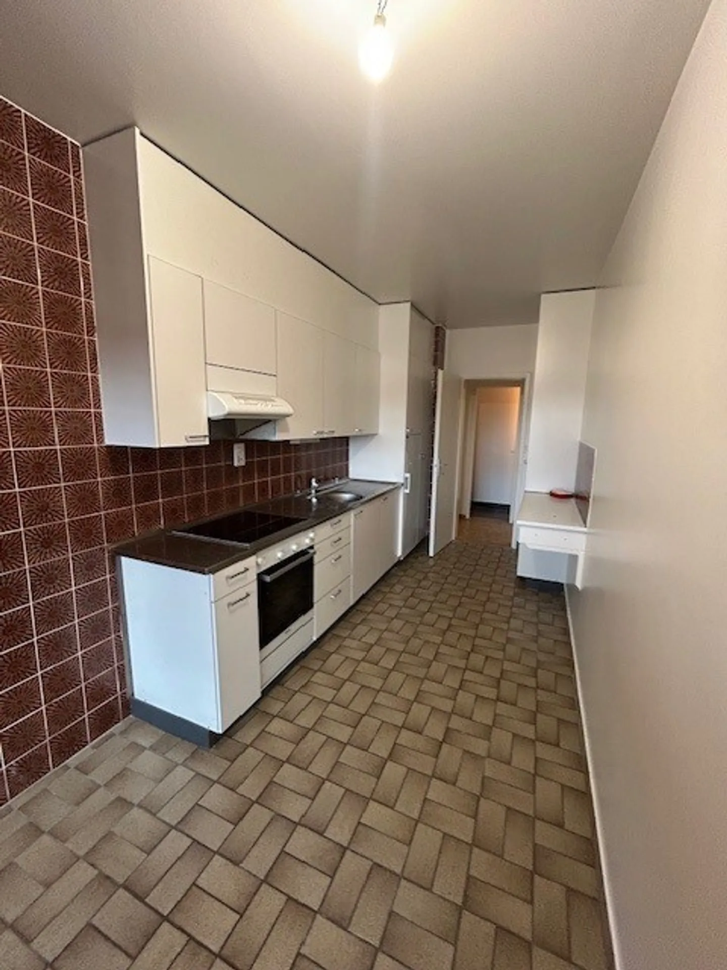 BOUCHET 8 - Large 4-room apartment on the 7th floor - Photo 7 of 9