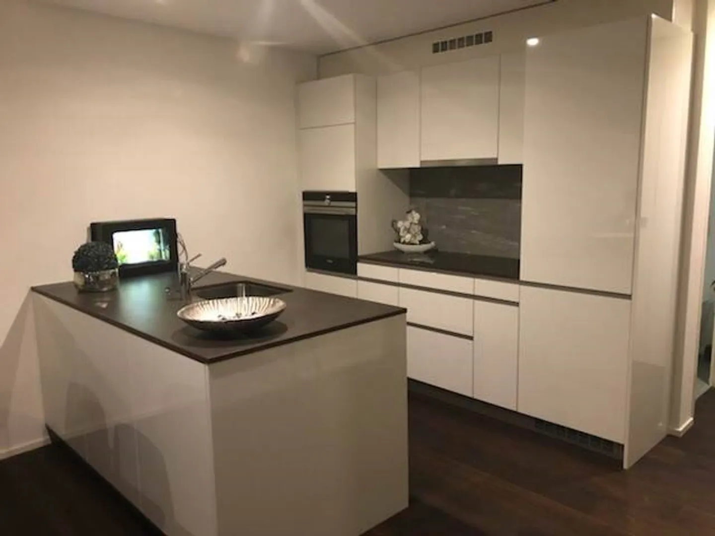 Schönes 2½-Zimmer-Wohnung im Stadtzentrum von Morges - Foto 1 von 3