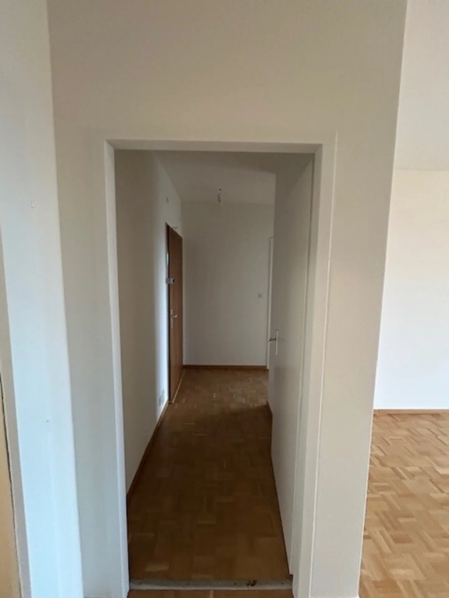 BOUCHET 8 - Large 4-room apartment on the 7th floor - Photo 4 of 9