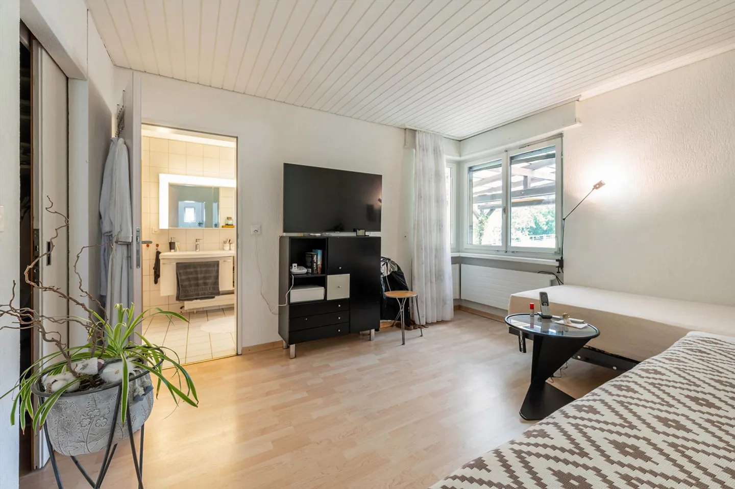 In una zona residenziale tranquilla con vista fantastica - Foto 5 di 13