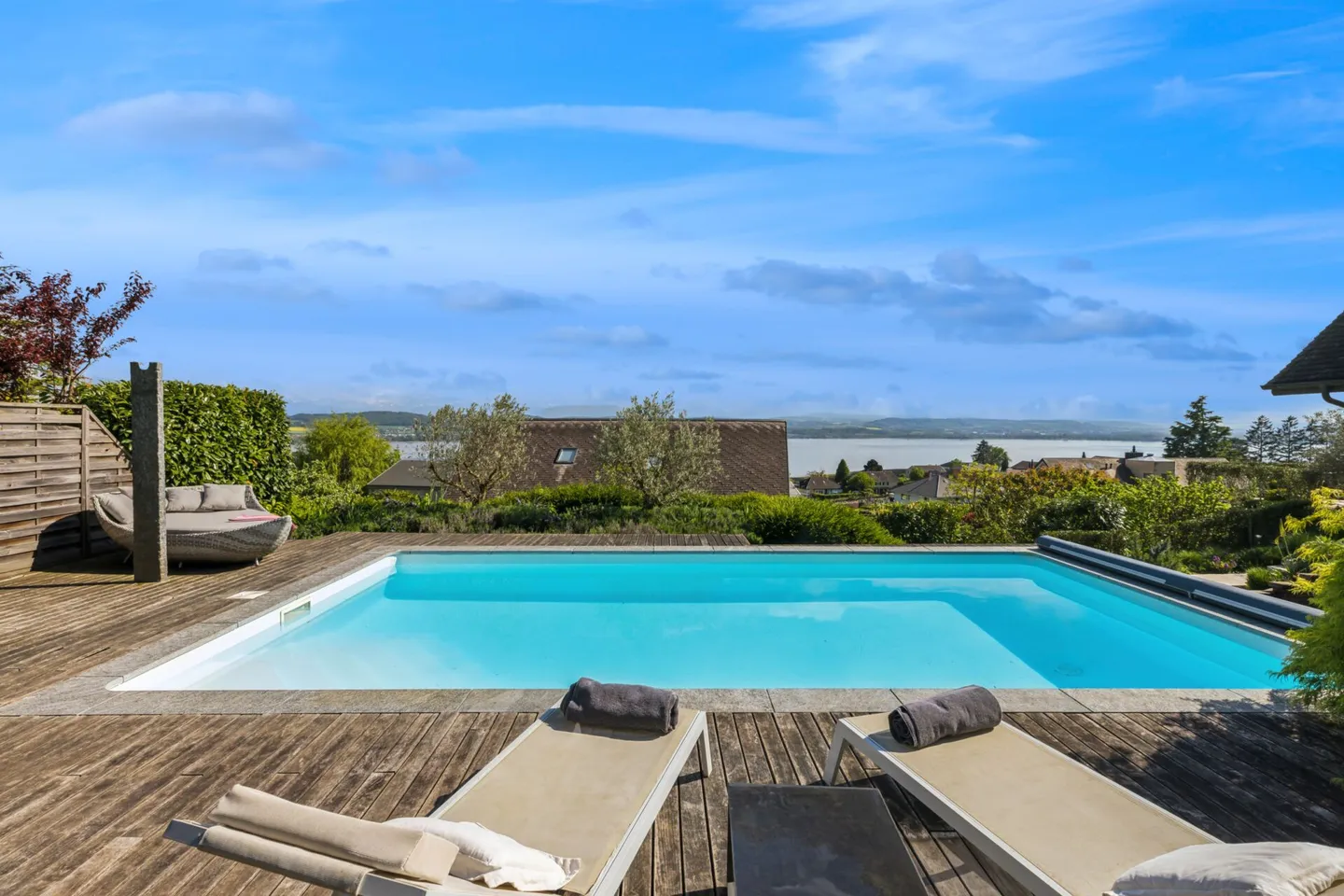 Elegante Traumvilla mit privater Poolanlage und Alpenpanorama am Murtensee - Foto 12 von 14