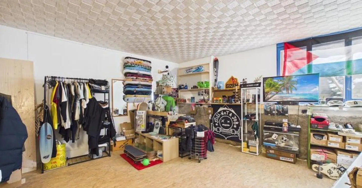 SUNNY STUDIO WITH GOOD ACCESS - Photo 1 of 2