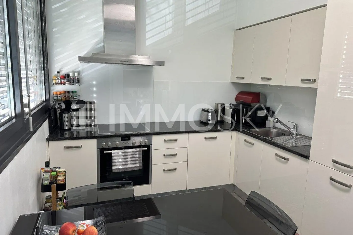 Posizione strategica a pochi passi dal centro - Foto 2 di 4