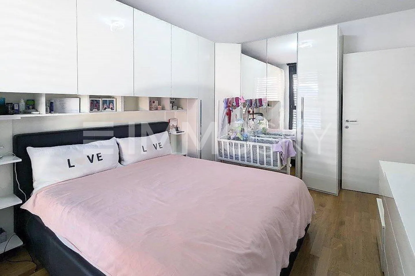 Posizione strategica a pochi passi dal centro - Foto 3 di 4