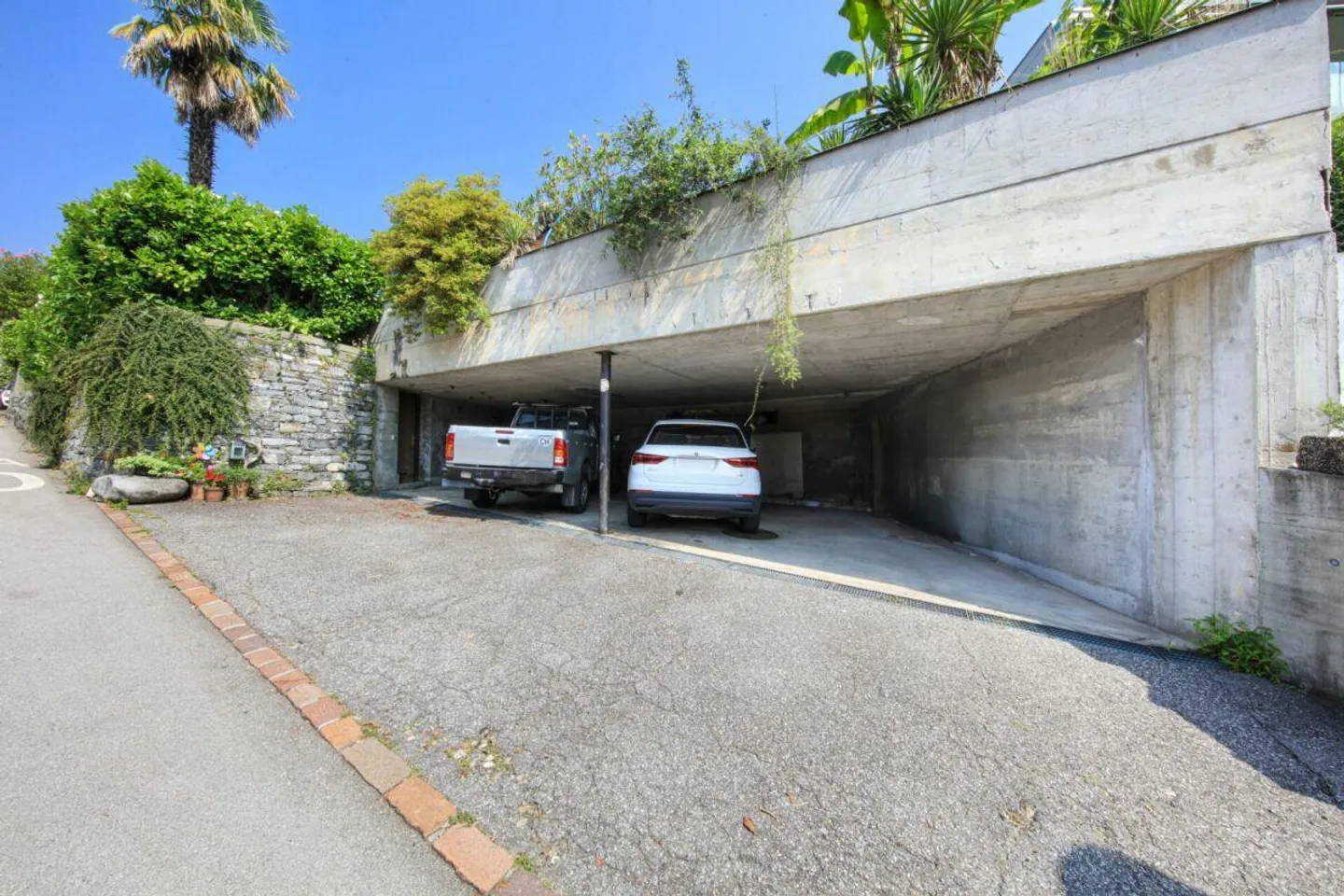 MINUSIO - Villa spacieuse avec piscine dans un excellent emplacement - Photo 30 sur 30