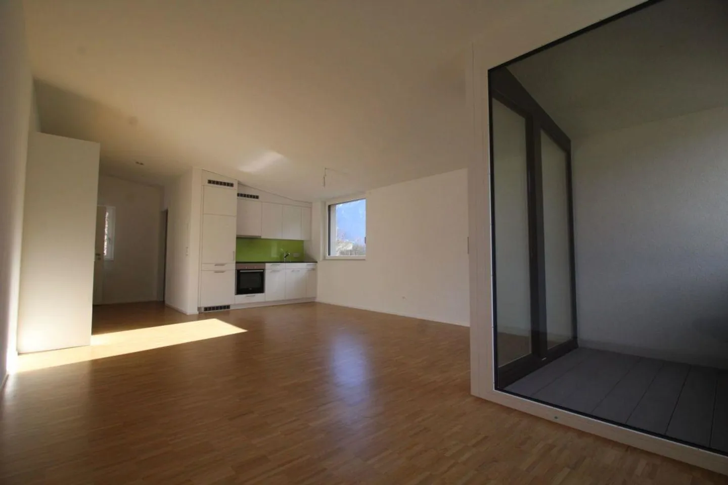 Modernes Studio mit Aussicht - Foto 2 von 8