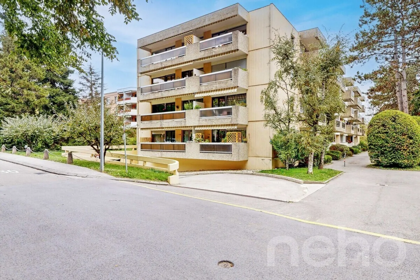 Appartement rénové et continu, idéalement situé - Photo 8 sur 9