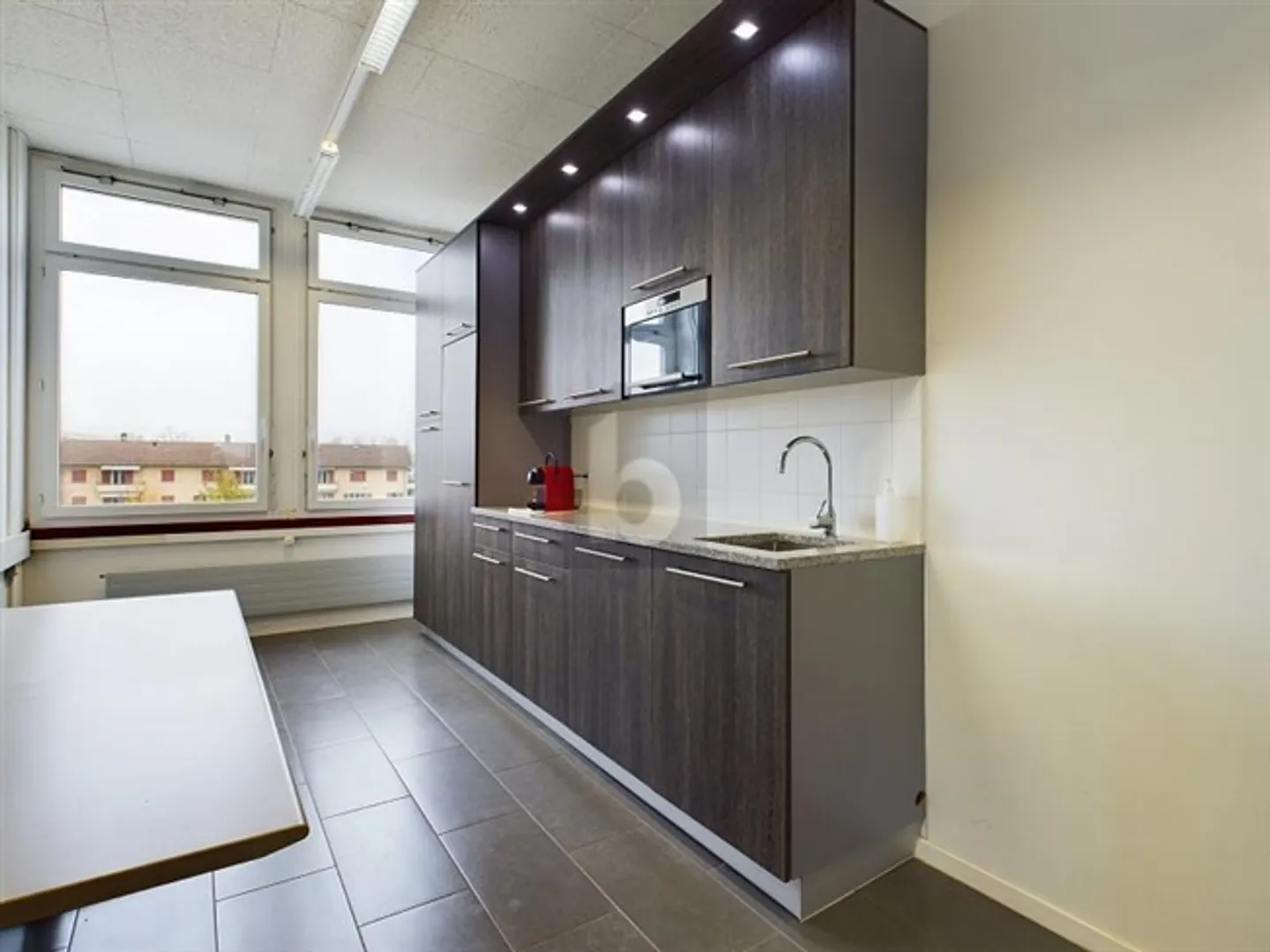 SPACIOUS AND CENTRAL - Photo 5 of 6