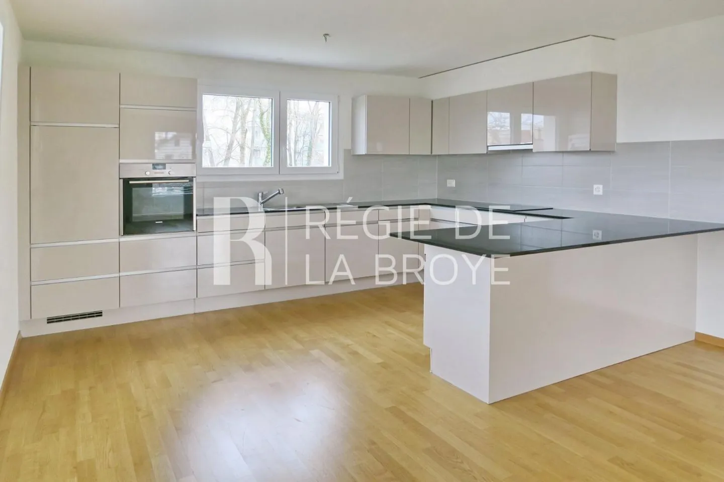 4.5-room apartment in Estavayer-le-Lac - Photo 1 of 13