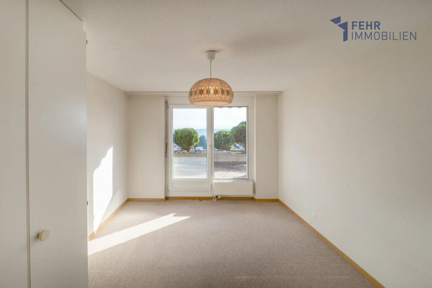 Fehr Real Estate - 4½-Room Terrace Apartment with Alpine View - Photo 10 of 13