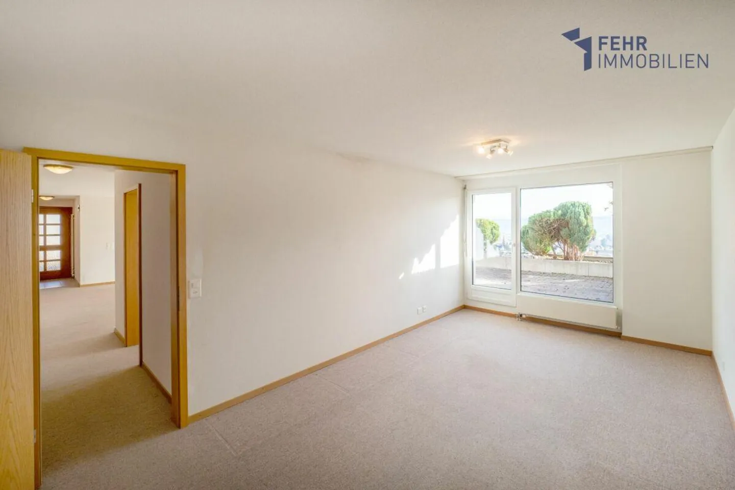 Fehr Real Estate - 4½-Room Terrace Apartment with Alpine View - Photo 11 of 13