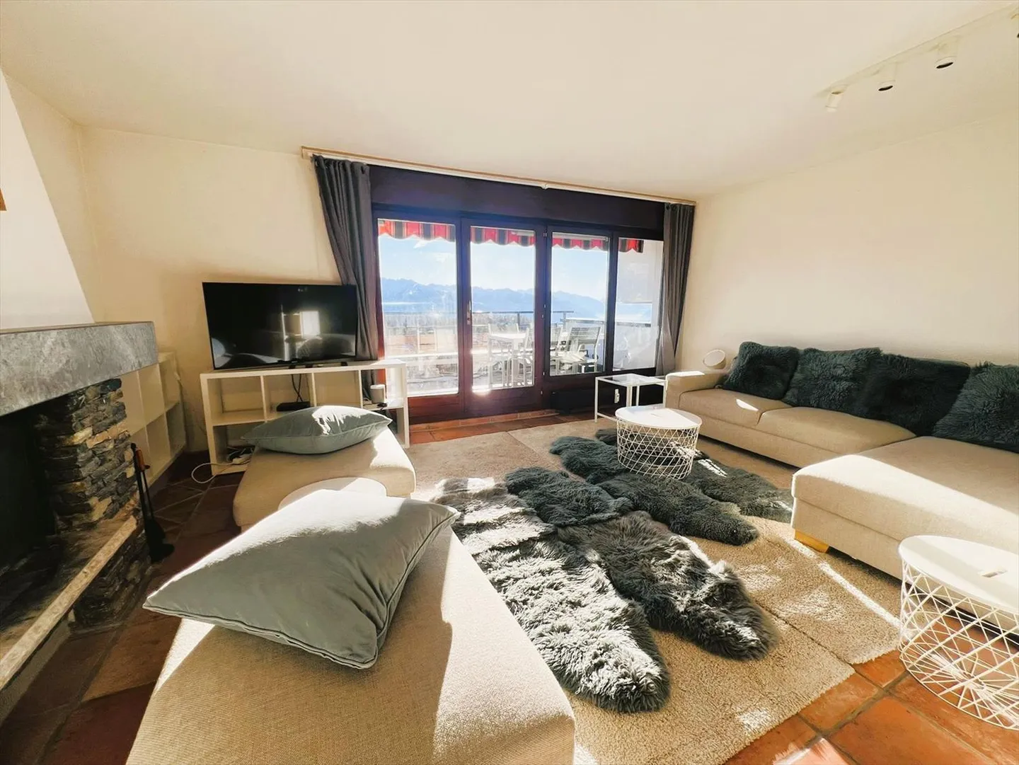 Magnifico appartamento 4.5 ristrutturato - Spazioso e luminoso - Vista splendida - Superba terrazza - Foto 2 di 24