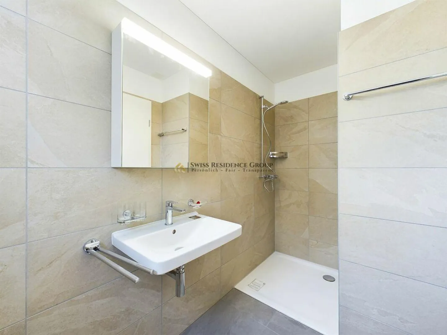 Maison individuelle moderne à Cugnasco 256 m2 - Photo 11 sur 13