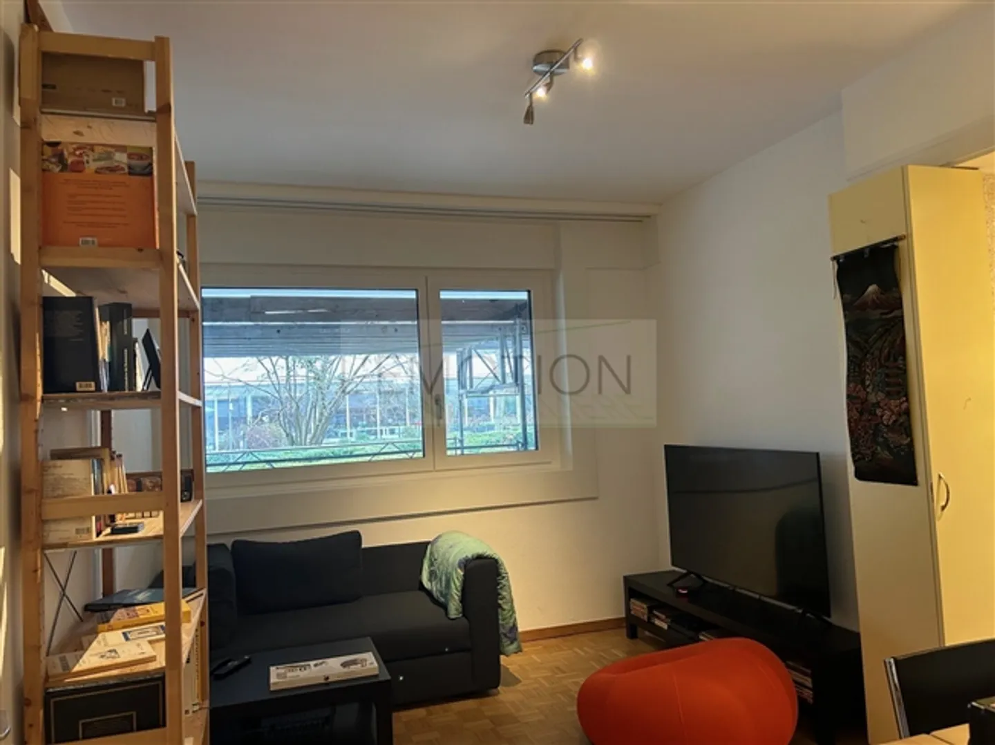 Single Agent – Pleasant 2 Room Ground Floor Apartment in Grange-Canal IDEAL FOR INVESTORS - Photo 2 of 8