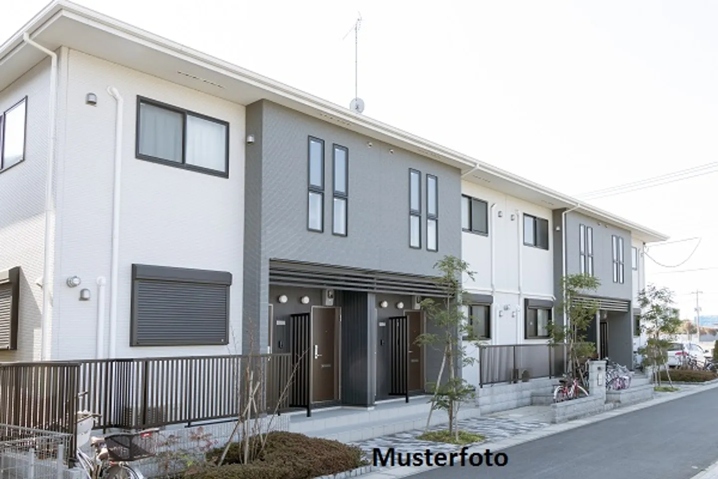 Affascinante Casa a Schiera all'Asta - Foto 1 di 13