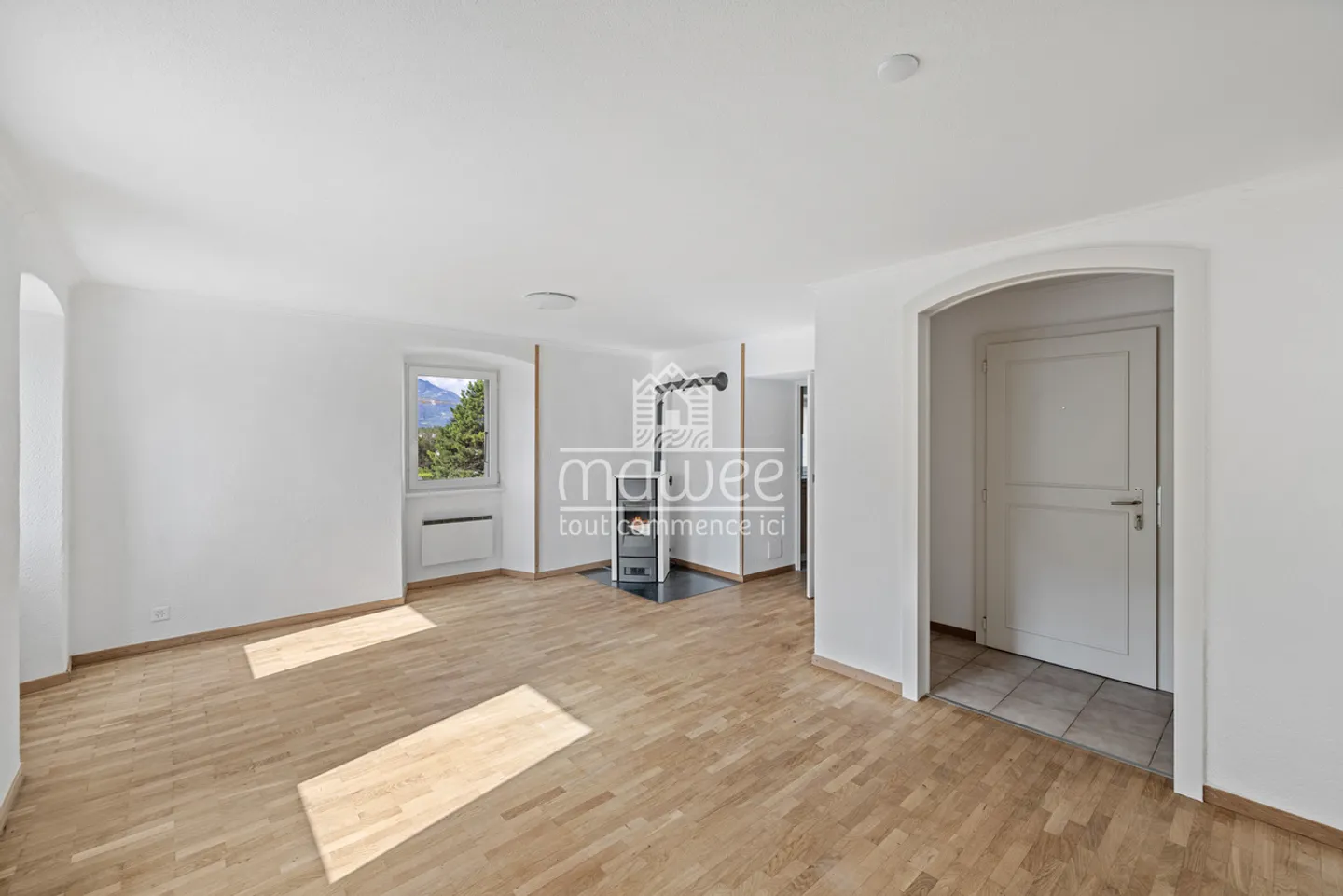 Spazioso appartamento 3.5 con giardino, parcheggi e annesso - Foto 1 di 6