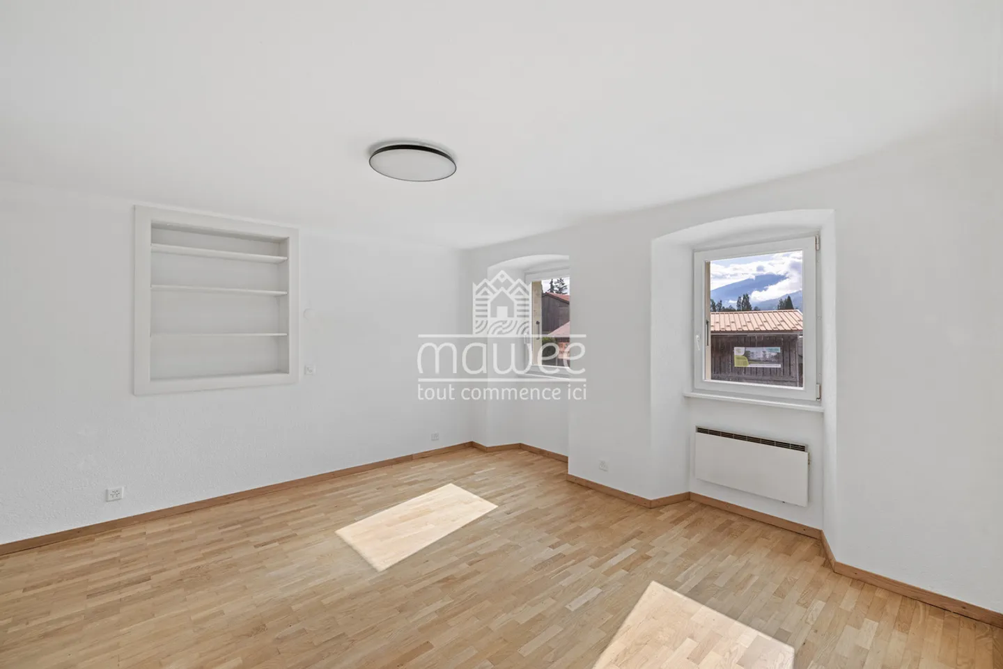 Spazioso appartamento 3.5 con giardino, parcheggi e annesso - Foto 3 di 6