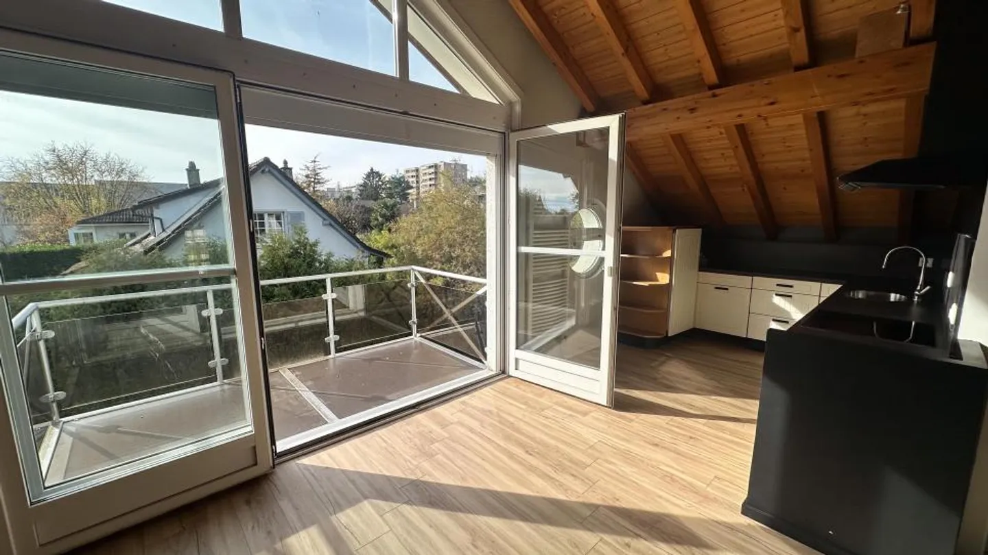 Bell'appartamento al 1° piano di una villa in un quartiere vicino a tutti i servizi. - Foto 6 di 6