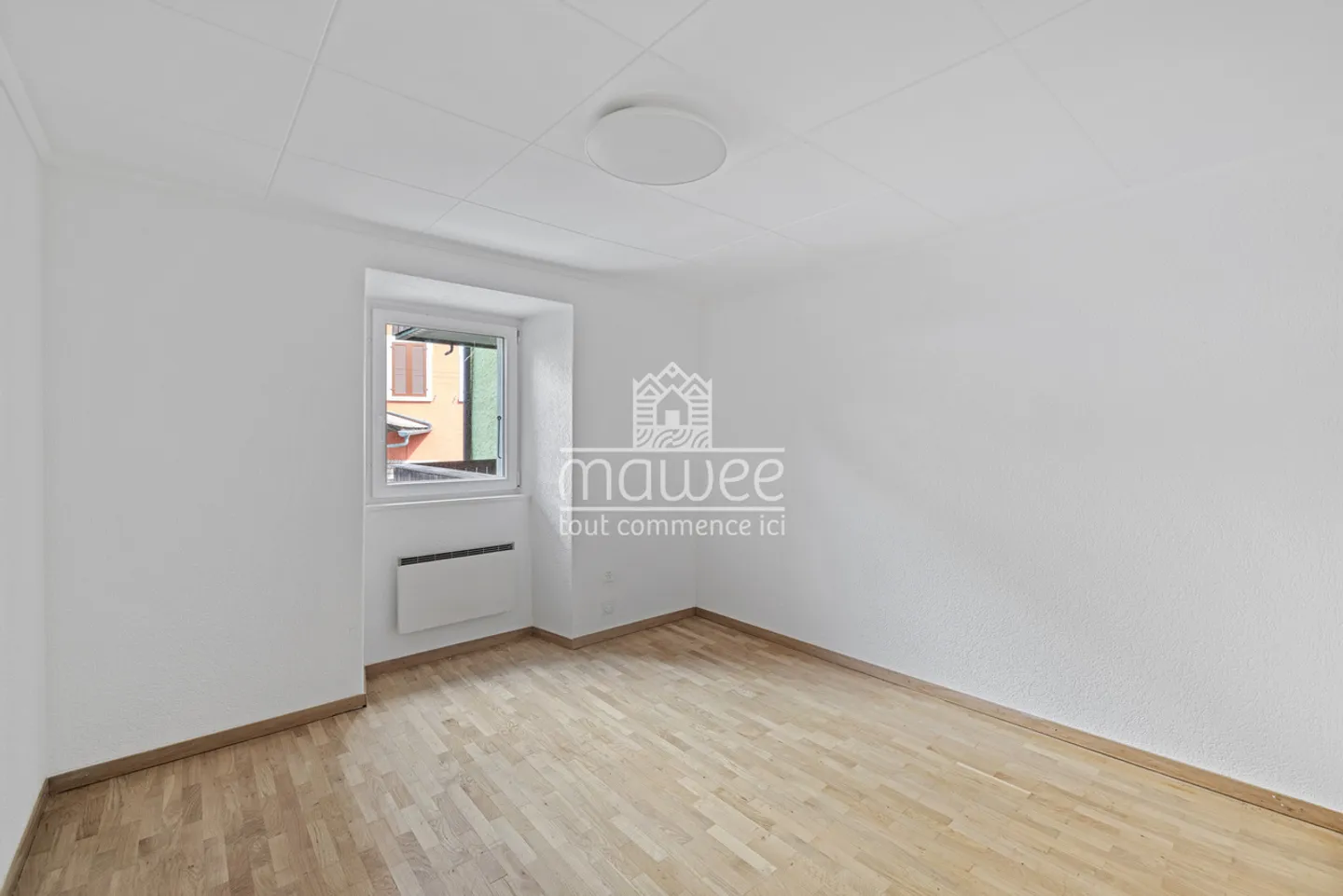 Spazioso appartamento 3.5 con giardino, parcheggi e annesso - Foto 4 di 6