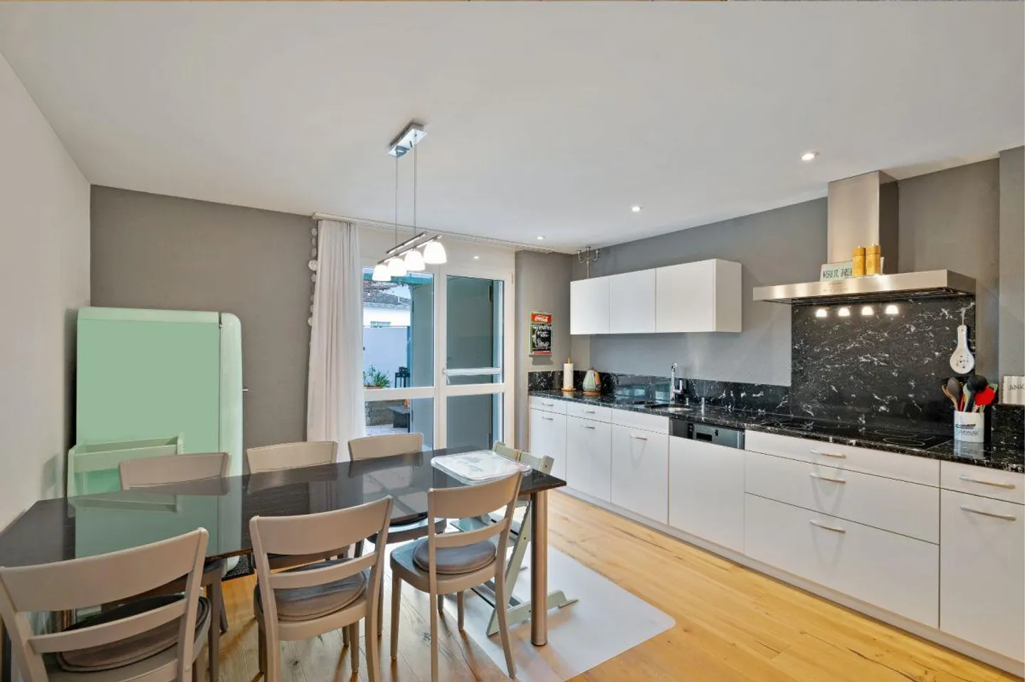 Comfortable garden apartment with plenty of space for your family paradise - Photo 4 of 11