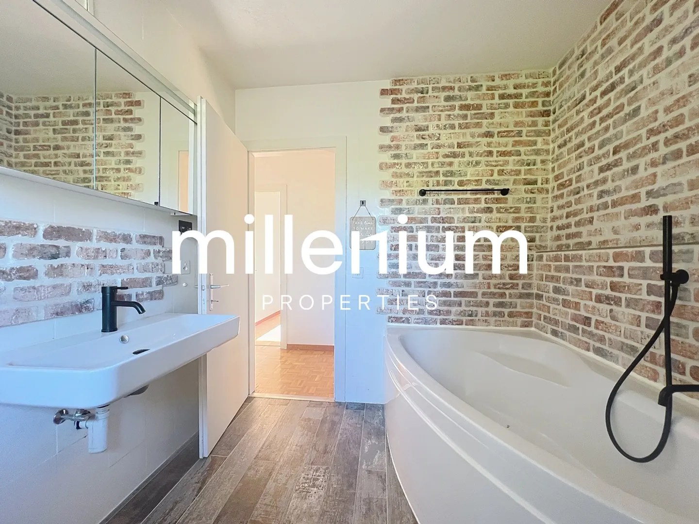 Magnificent family home in Cointrin - Photo 6 of 9