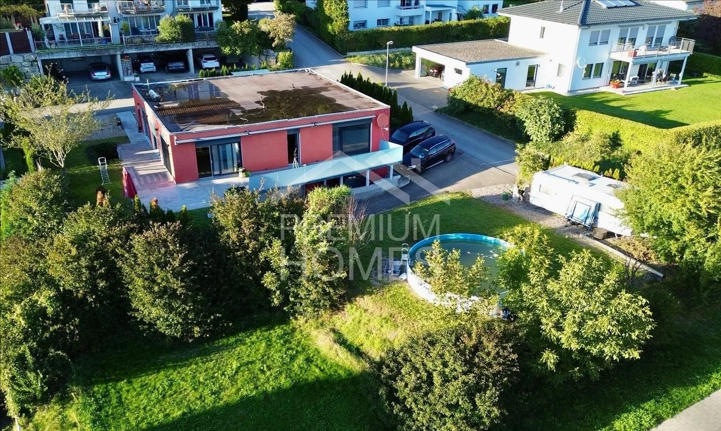 Living Oasis for Families - with Plenty of Space & Comfort - Photo 1 of 12