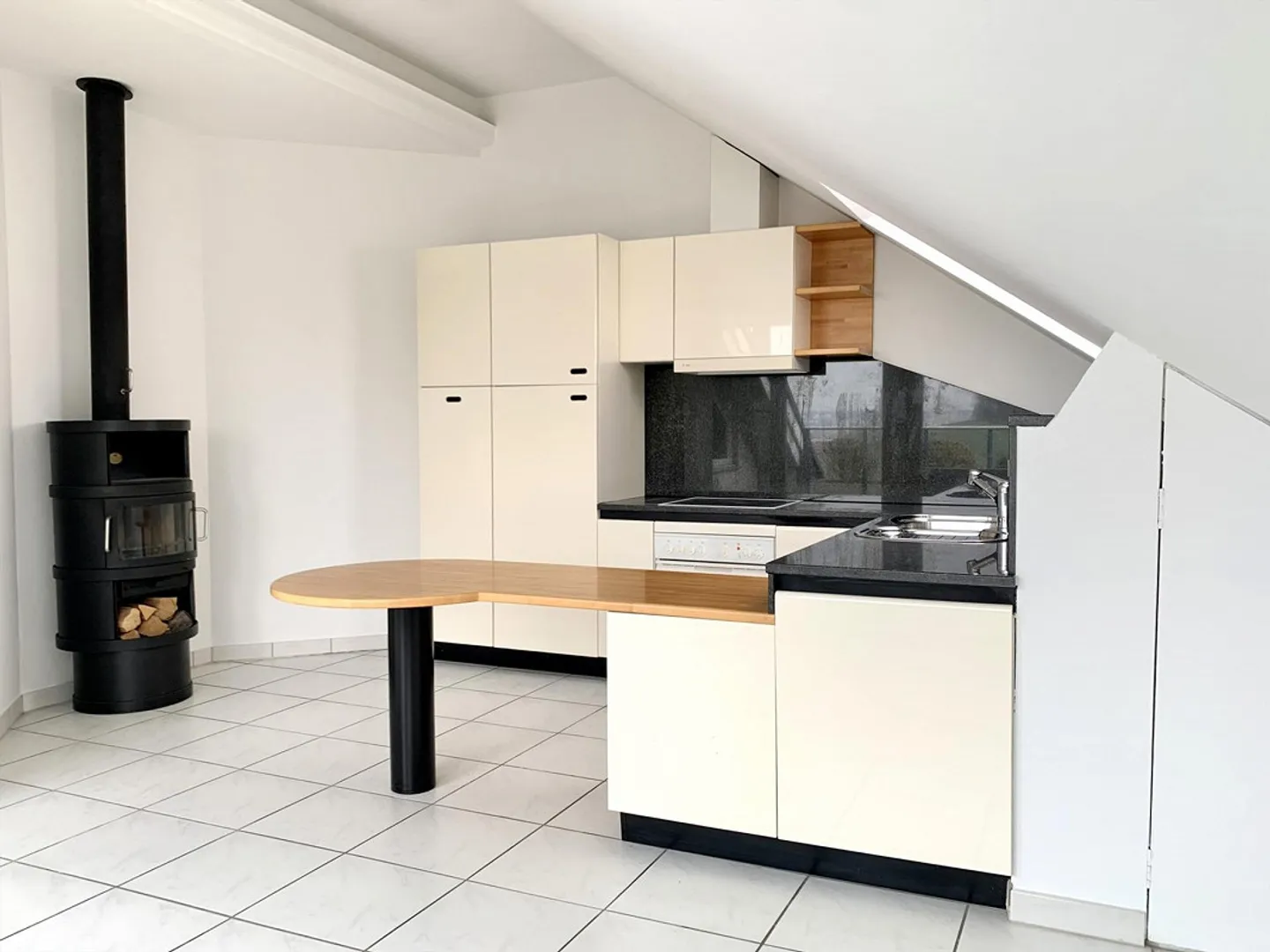 Charmante Dachwohnung in Luzern - Foto 1 von 10