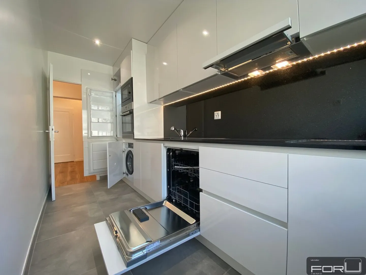 Superb modern 5.5 room apartment with 2 balconies in Champel - Photo 5 of 13