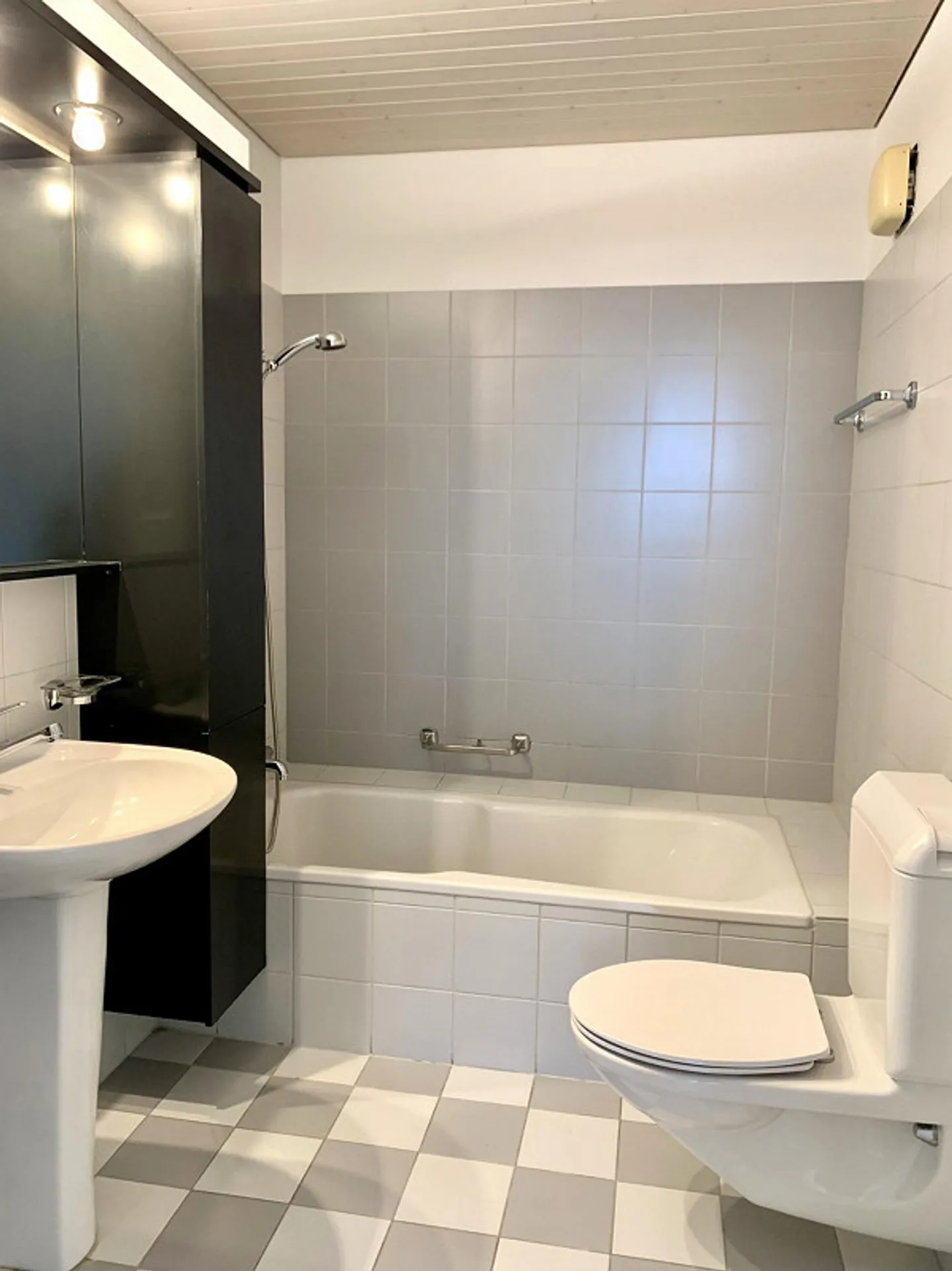 Charmante Dachwohnung in Luzern - Foto 4 von 10