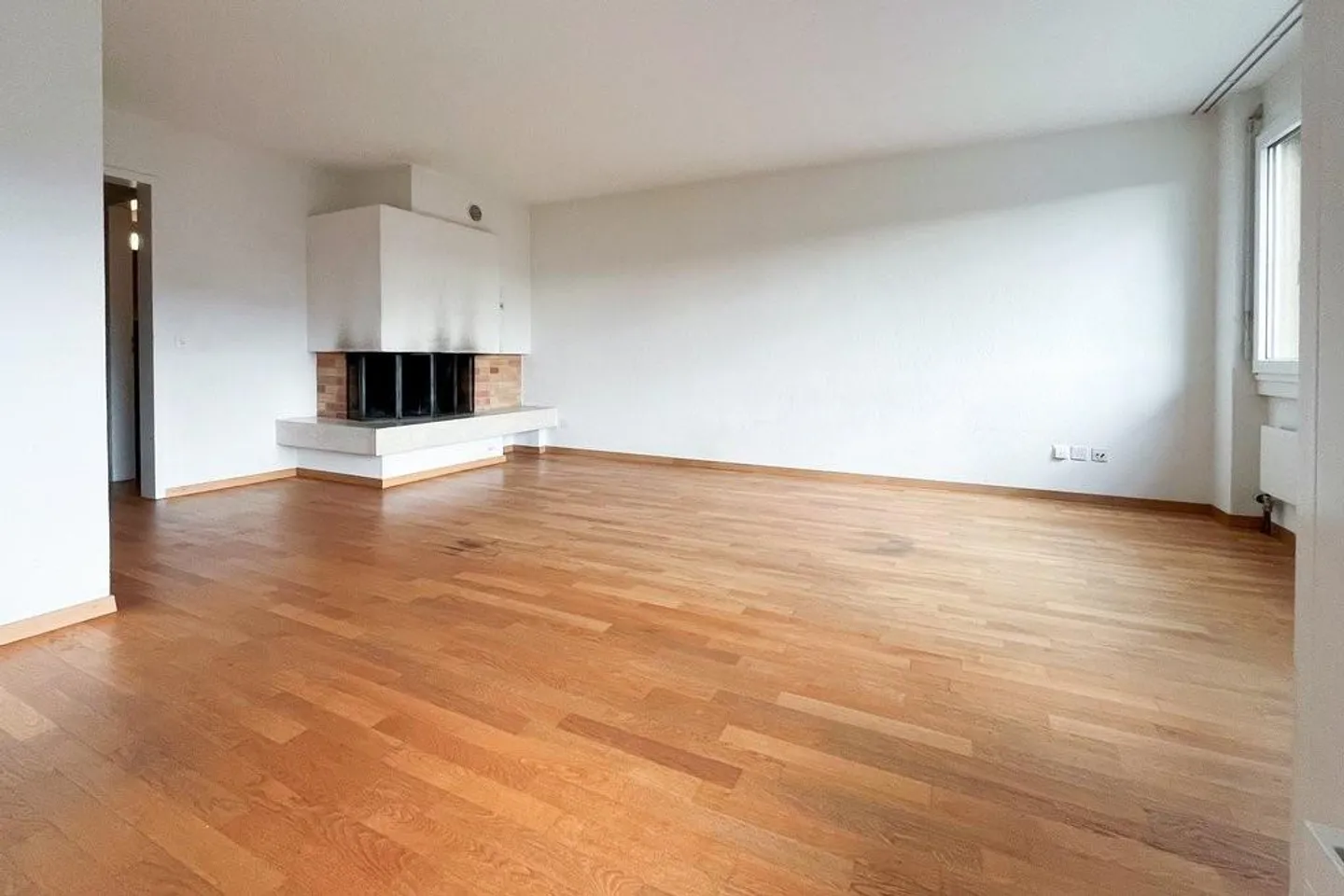 Appartement confortable de 3,5 pièces avec cheminée à louer - Photo 2 sur 9