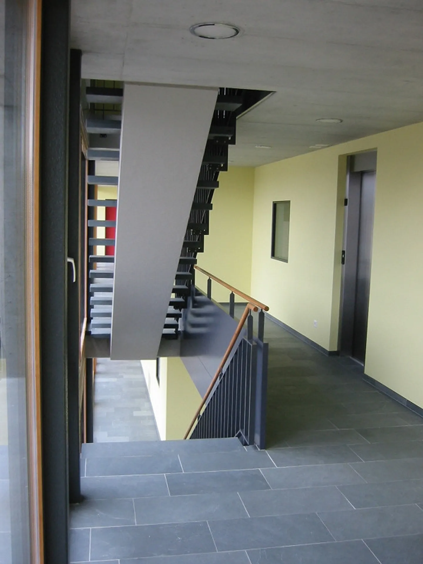 Cool 4.5-room family apartment in a quiet neighborhood for new tenants - Photo 6 of 11