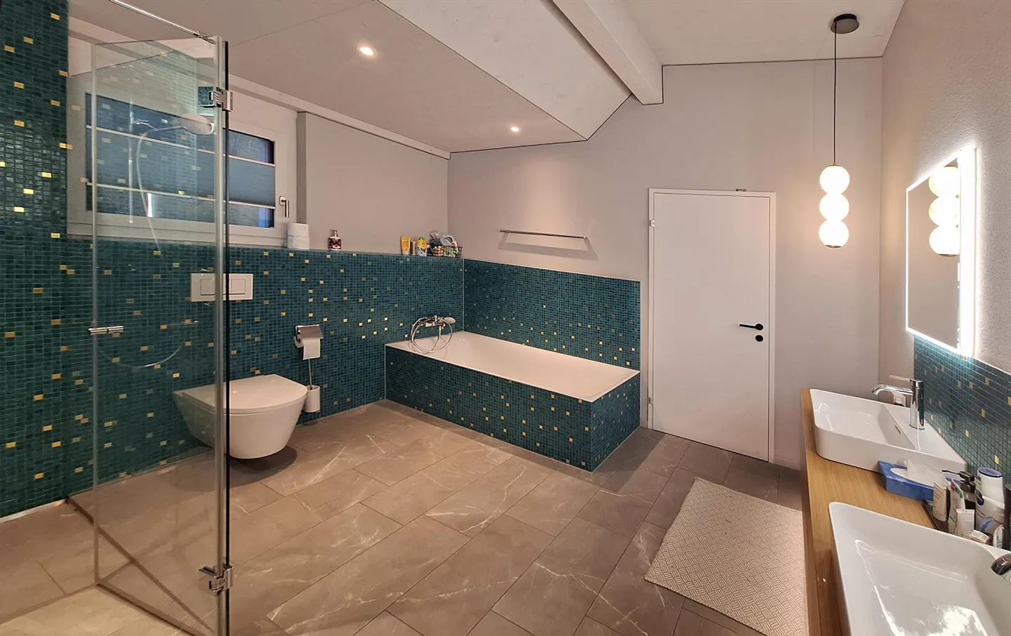 Live like in an eagle's nest in a quiet location with breathtaking views - Photo 3 of 8