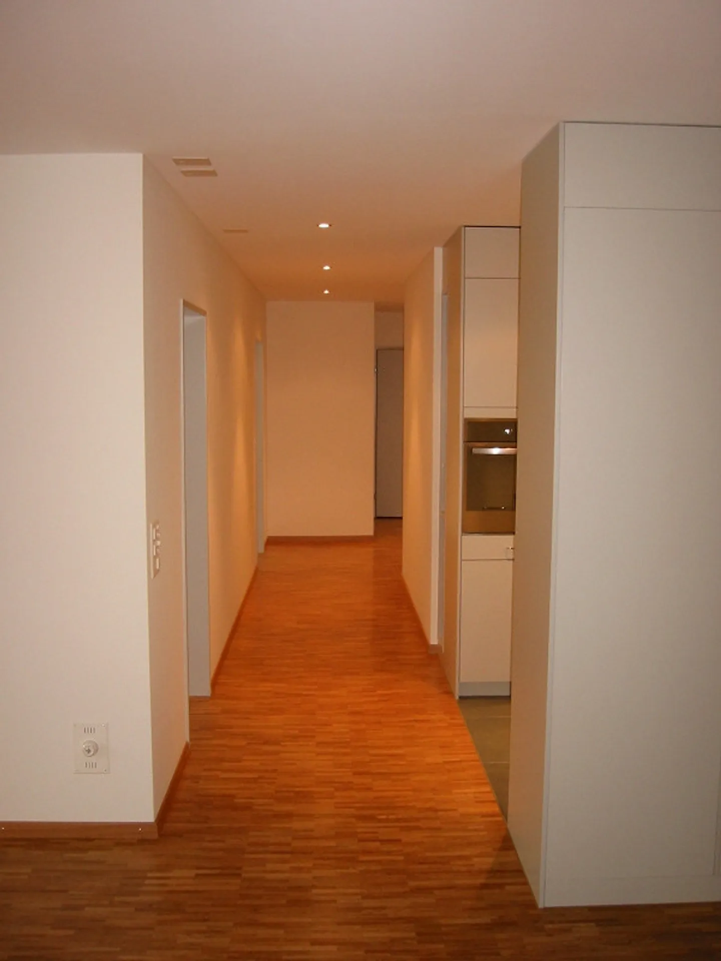 Cool 4.5-room family apartment in a quiet neighborhood for new tenants - Photo 9 of 11