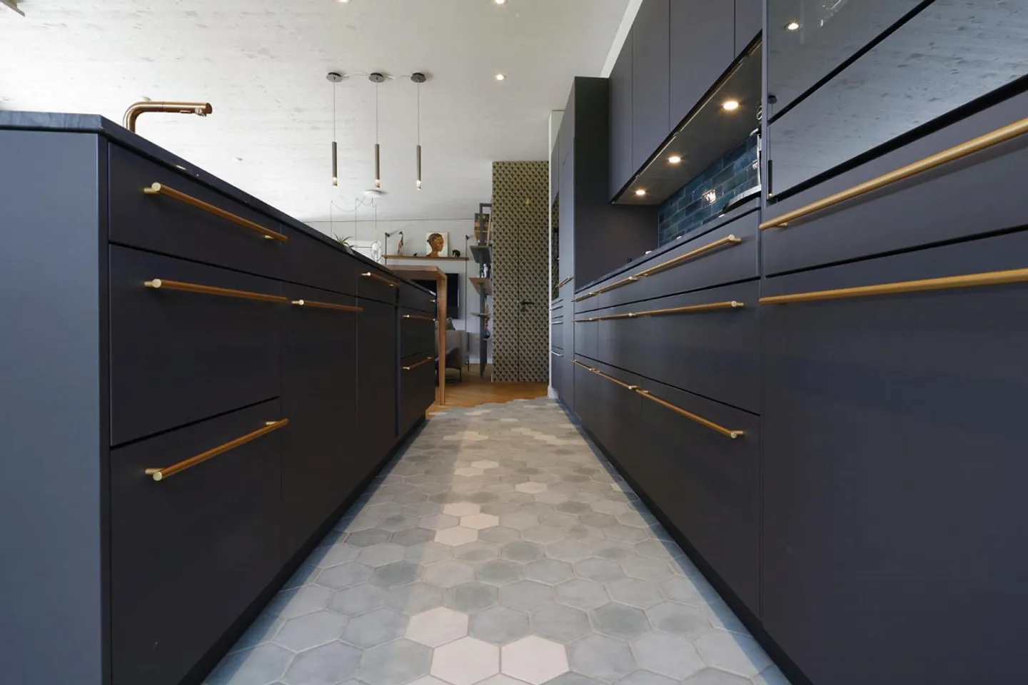 Live like in an eagle's nest in a quiet location with breathtaking views - Photo 6 of 8