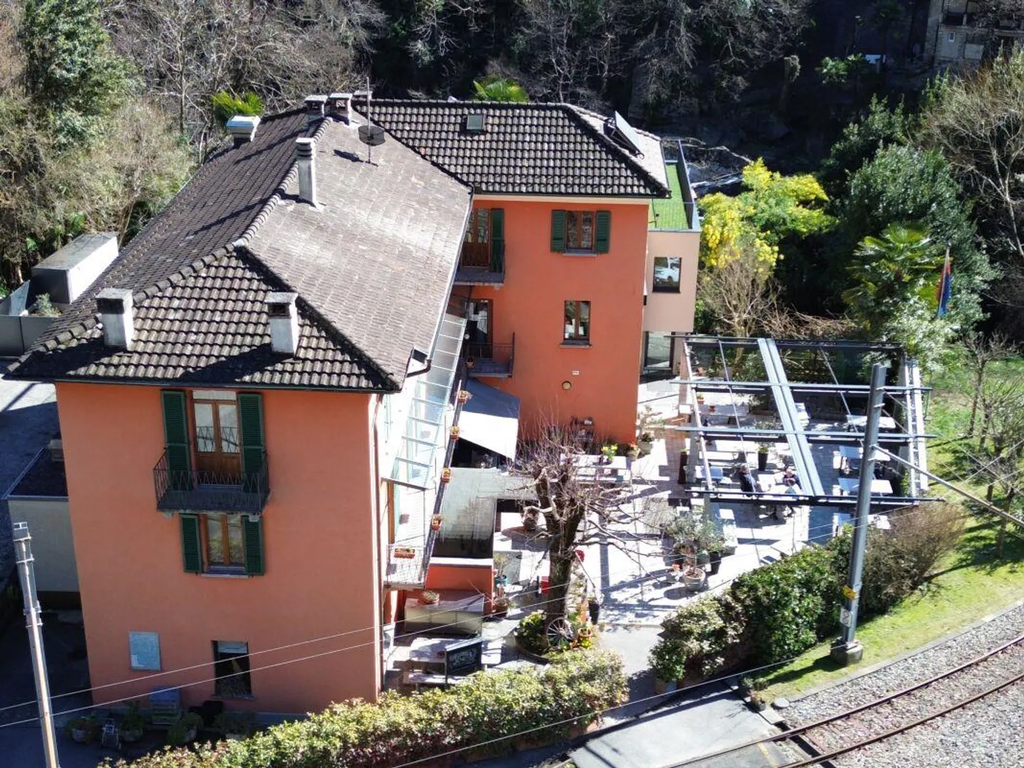 Incantevole Hotel & Ristorante nel Locarnese – Un’Oasi di Charme e ... - Foto 4 di 13