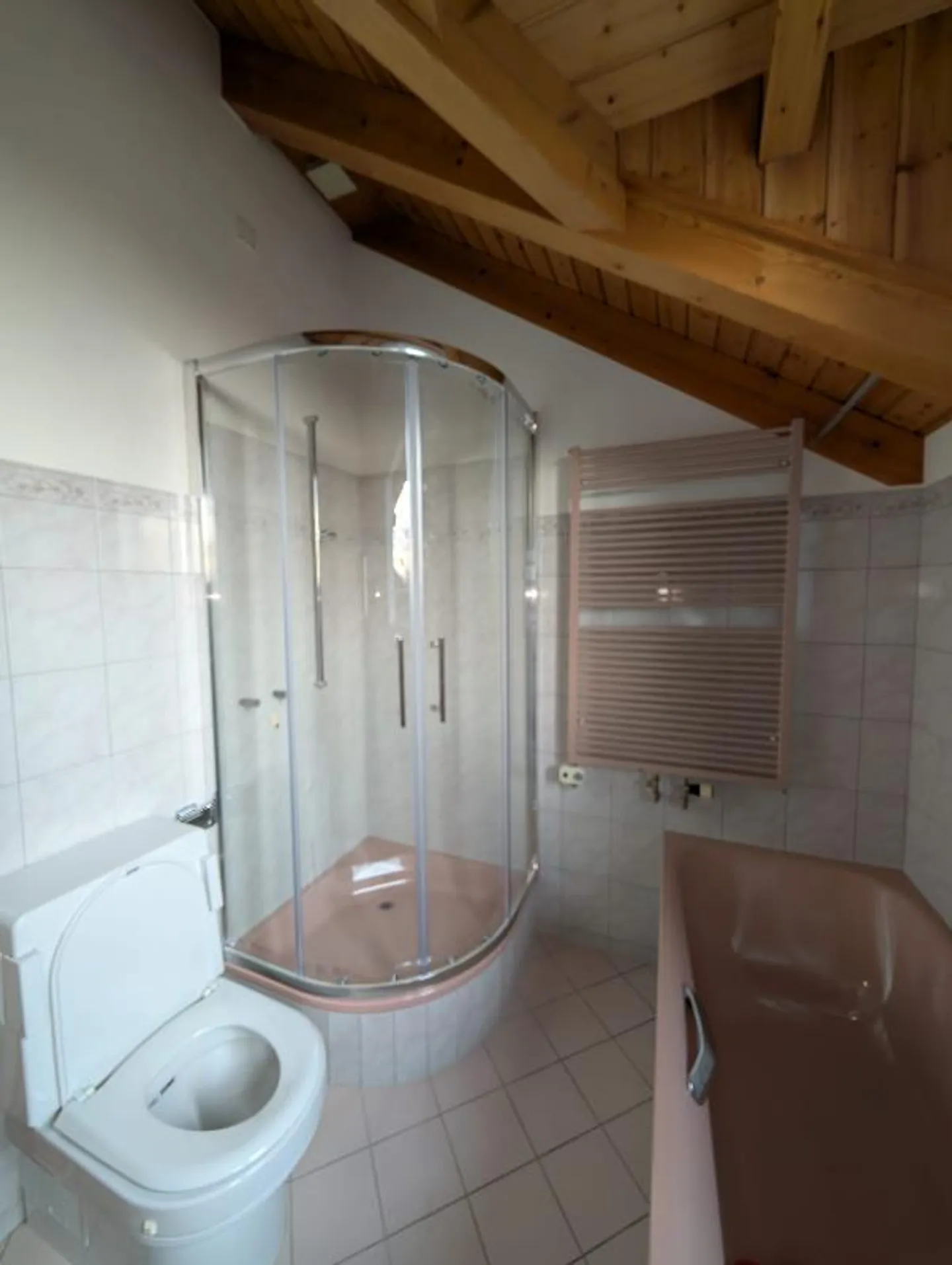 4.5 Room Attic Apartment - Photo 4 of 5