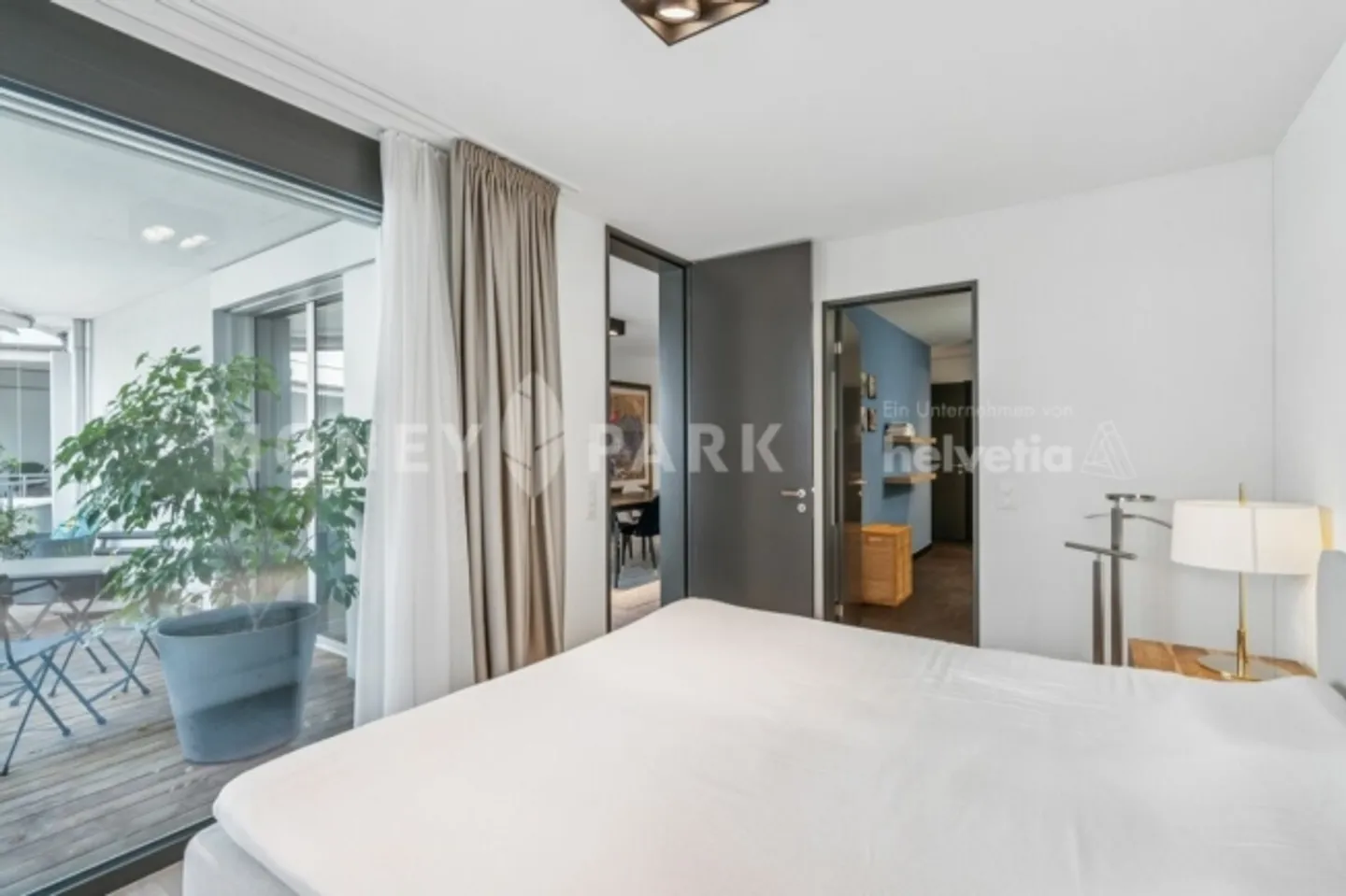 Exclusive 2.5-room apartment with two large terraces and plenty of privacy - Photo 5 of 9