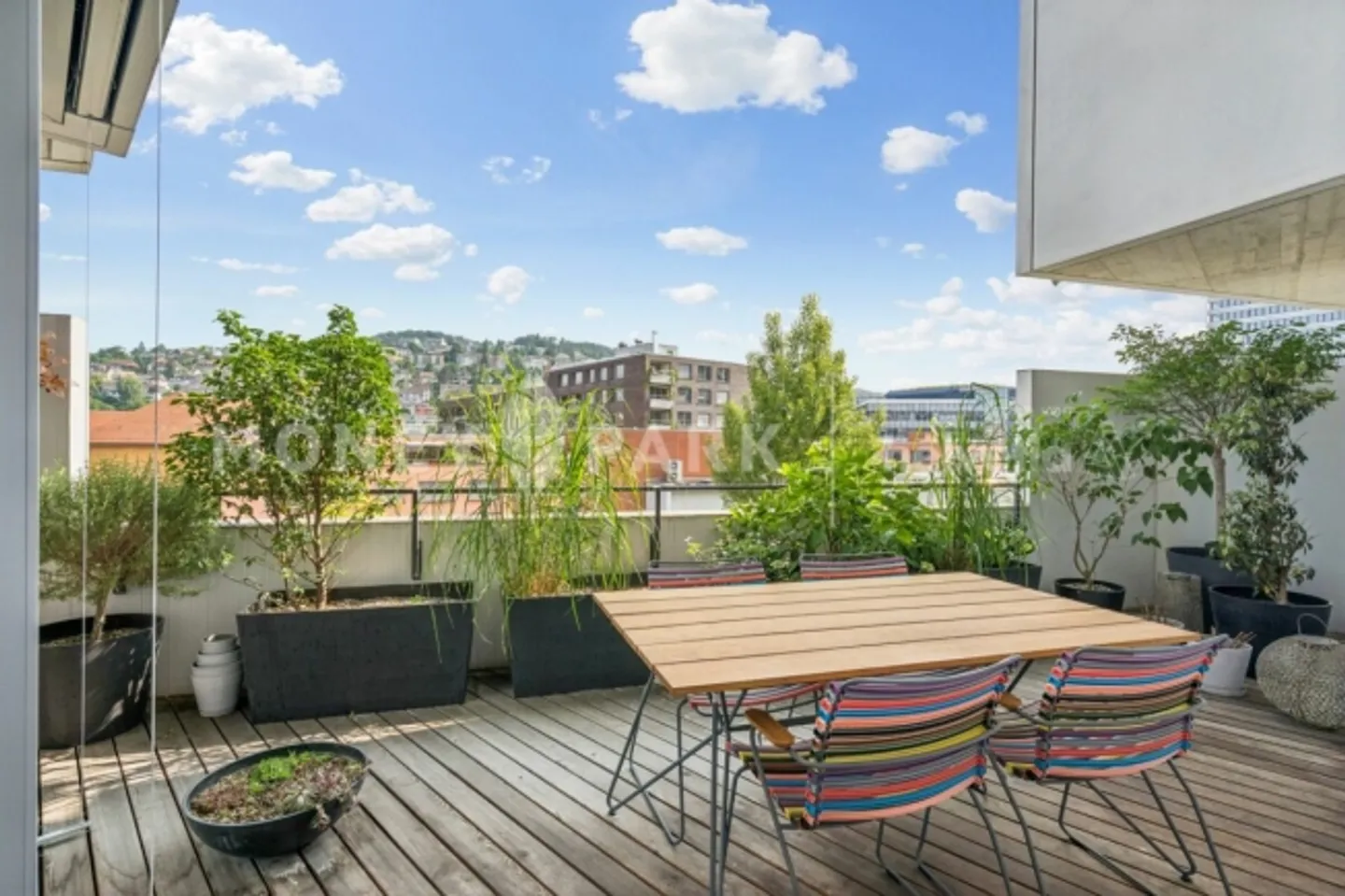 Exclusive 2.5-room apartment with two large terraces and plenty of privacy - Photo 7 of 9