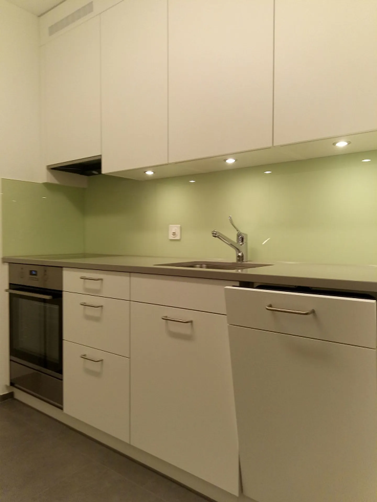 1-room apartment quiet and central - Photo 1 of 6