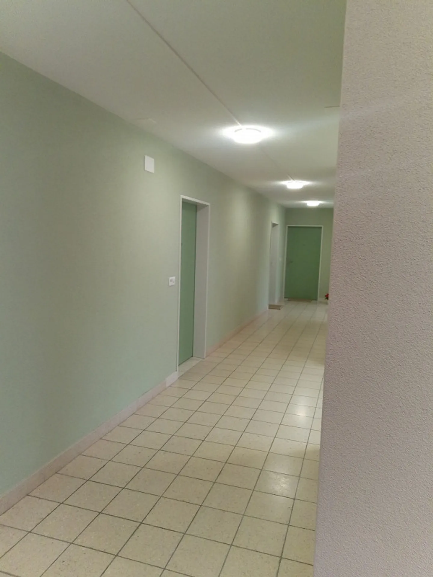 1-room apartment quiet and central - Photo 3 of 6