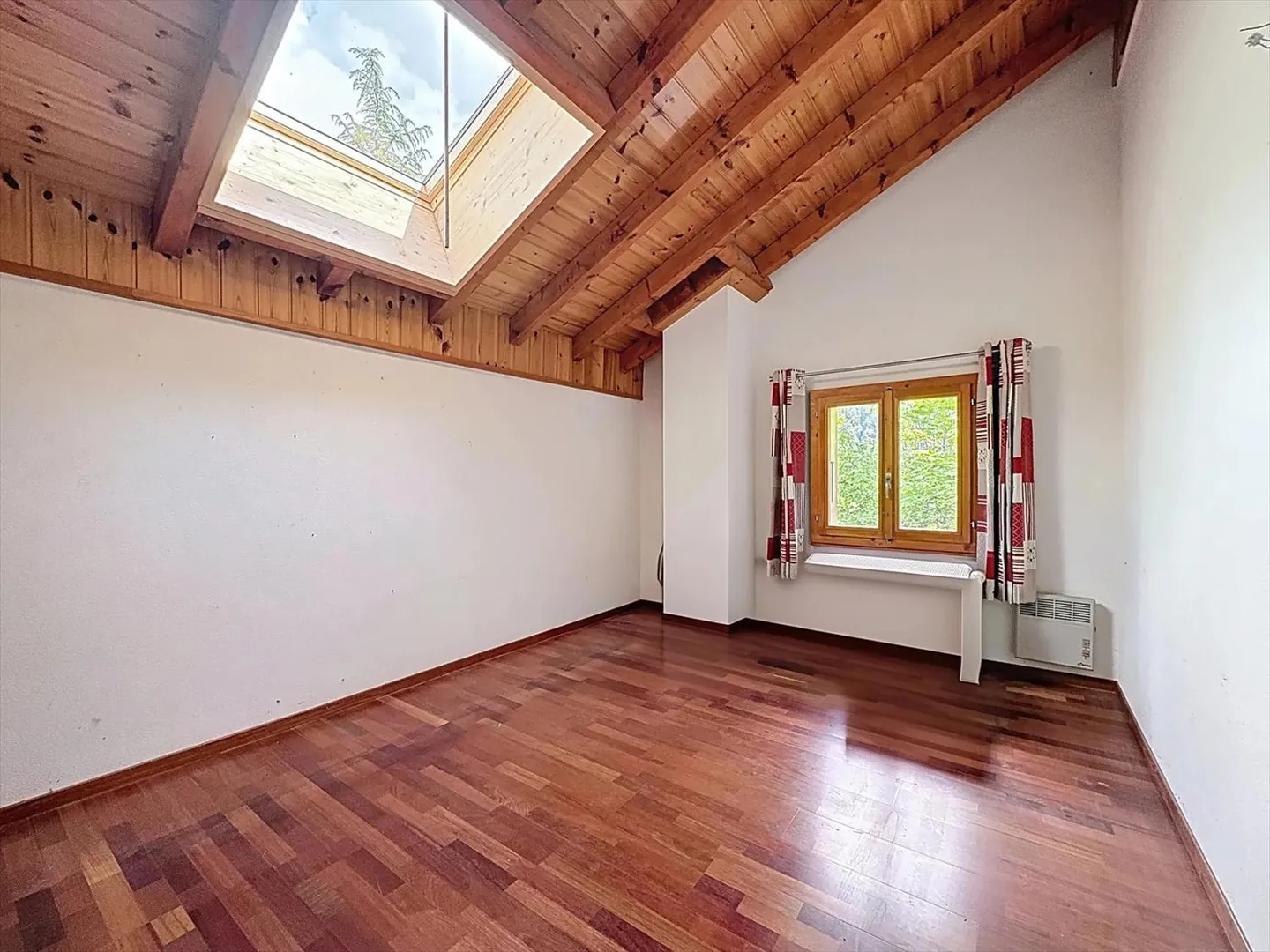 Magnifica villa indipendente con vista panoramica e assoluta tranquillità a Chamoson - Foto 10 di 11